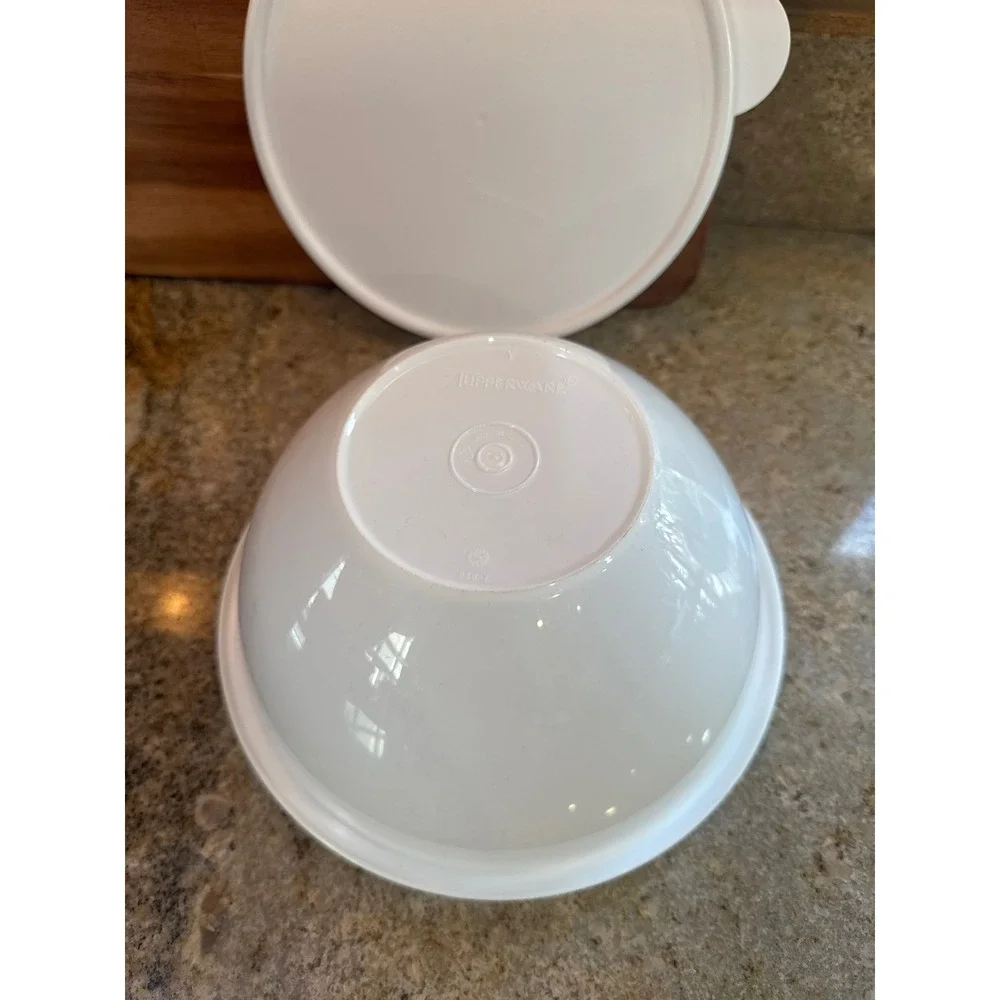 Tupperware Wonderlier Bowl 236 with Butterfly Lid 2518 Y‎ White